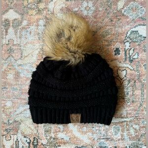 🌿💕 C.C. Beanie with Pom